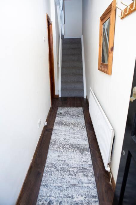Cheerful 2 Bedroom House In The Heart Of Белфаст Екстер'єр фото