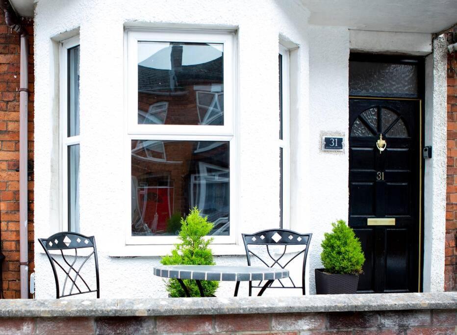 Cheerful 2 Bedroom House In The Heart Of Белфаст Екстер'єр фото